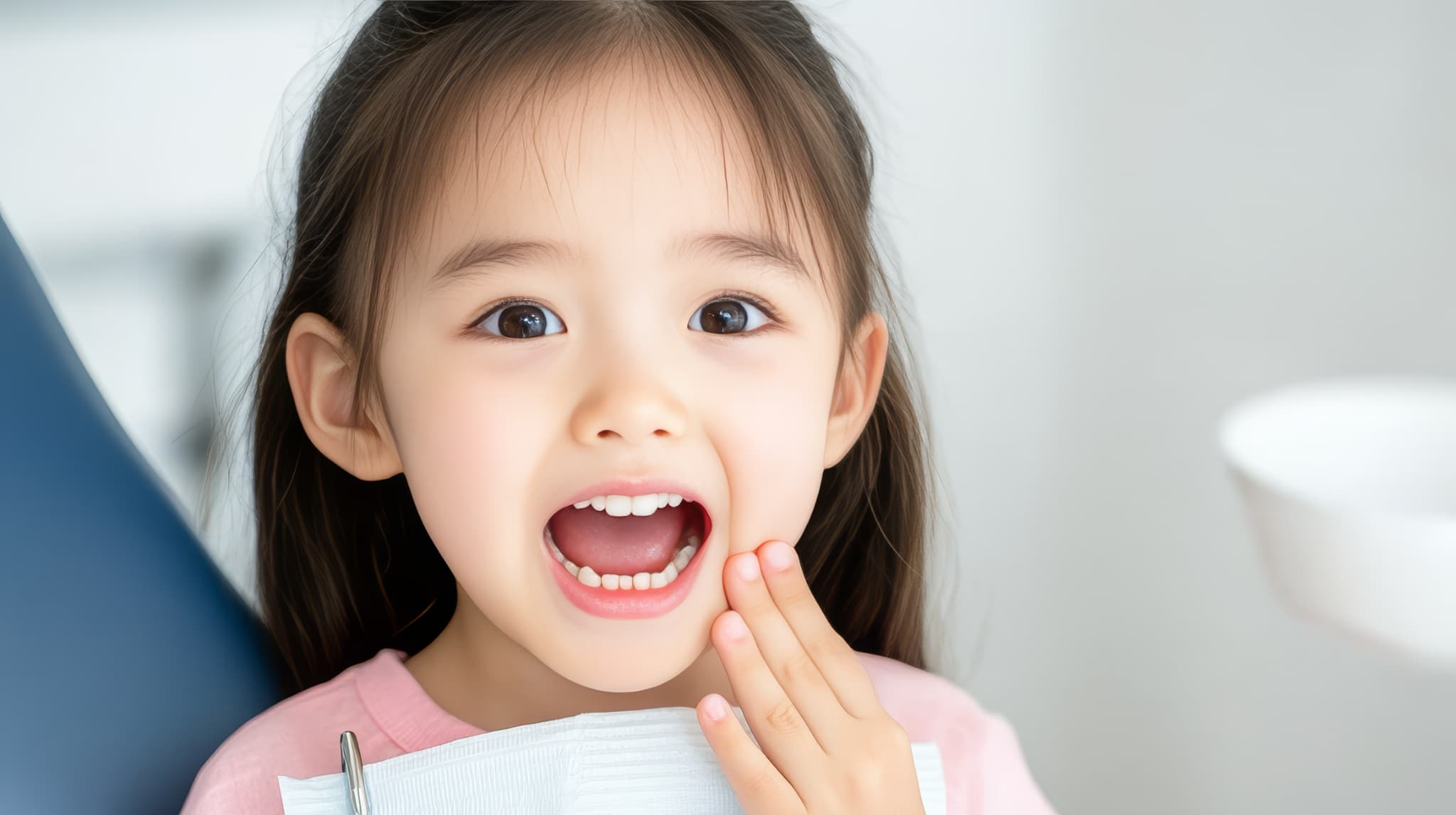 初めての歯石取りを終えた女の子